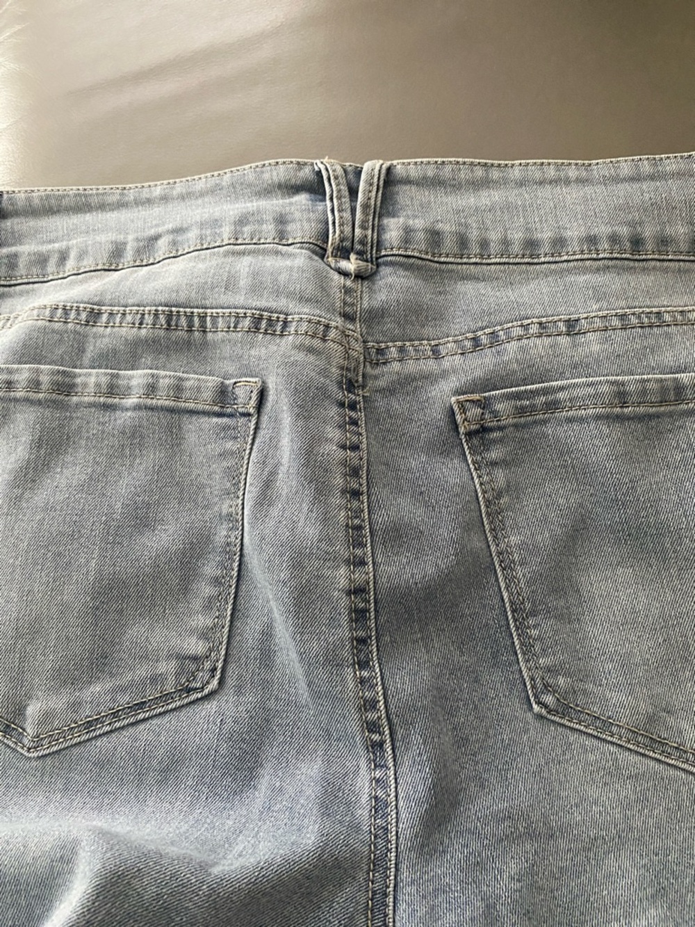 High-Rise Light Wash Women's Jeans wide leg embroidered hem - Picture 5 of 12
